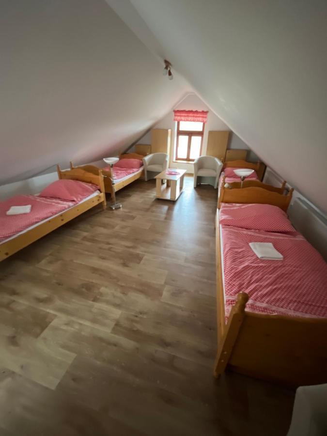 Sokolí hnízdo Hotel Hlaska Exterior foto